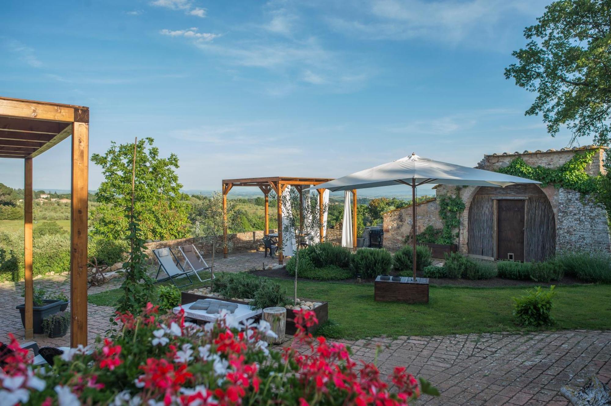 Palazzo Del Papa Country Suites Сиена Экстерьер фото