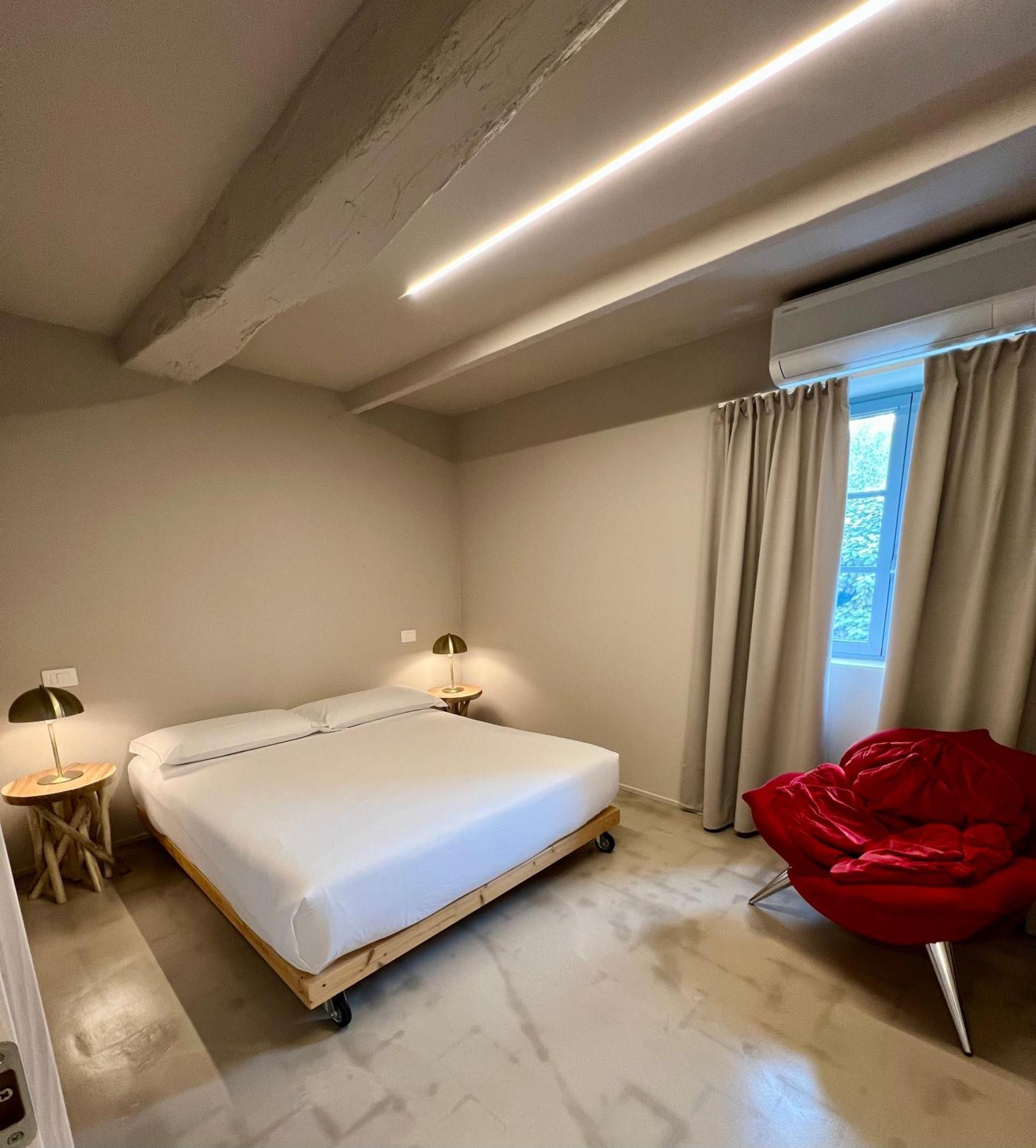 Palazzo Del Papa Country Suites Сиена Экстерьер фото