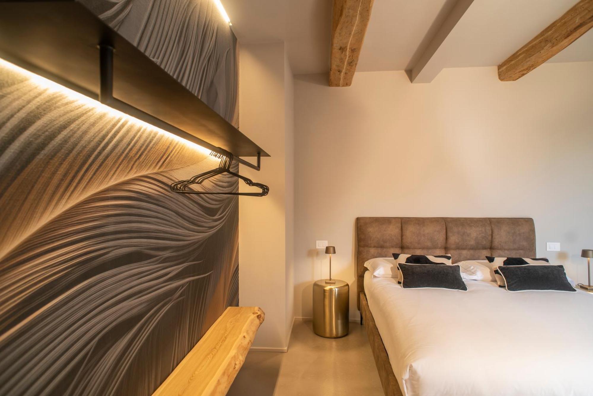 Palazzo Del Papa Country Suites Сиена Экстерьер фото