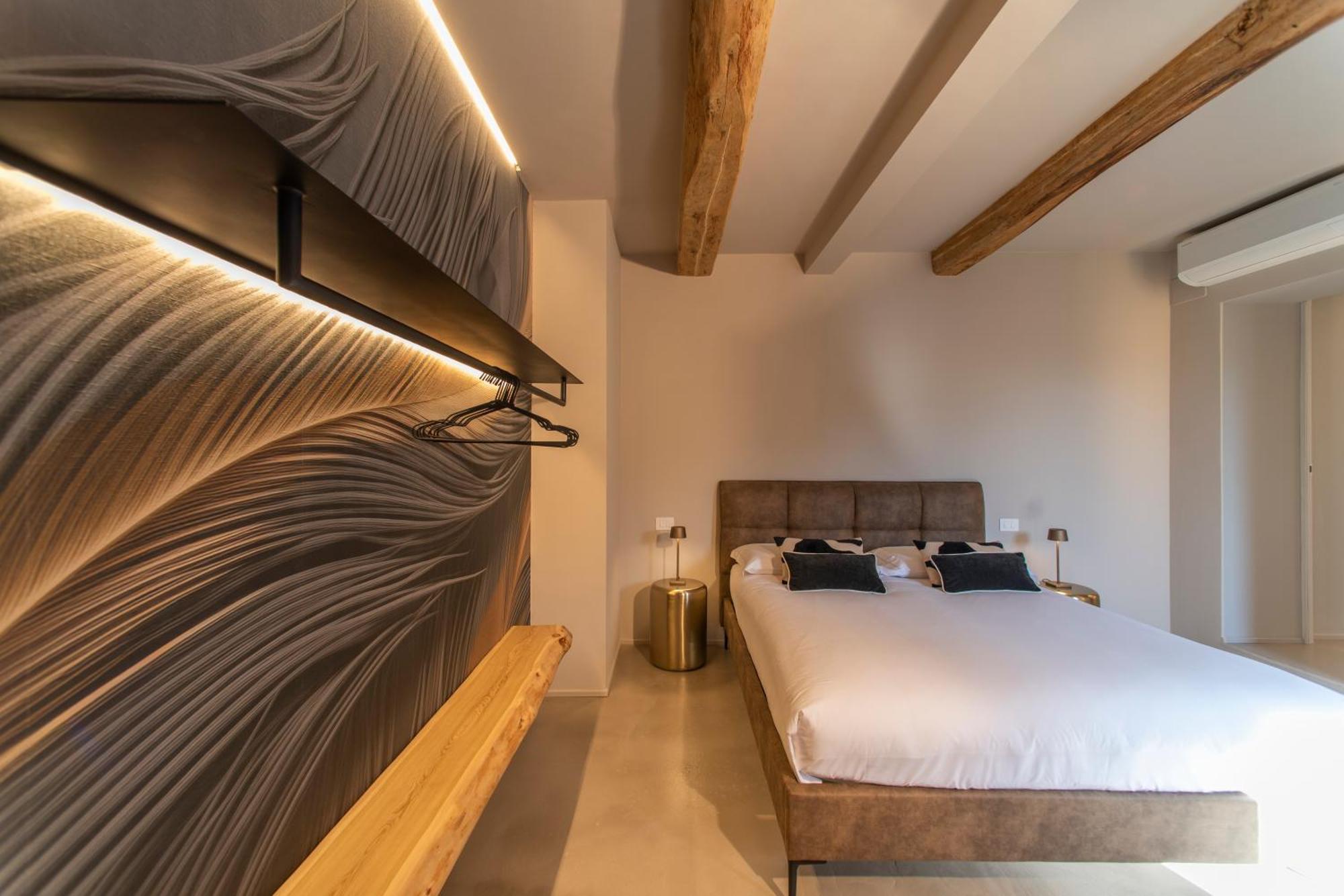Palazzo Del Papa Country Suites Сиена Экстерьер фото